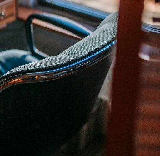 Tips for Creating a Relaxing Home Workspace to Boost Productivity and Comfort
