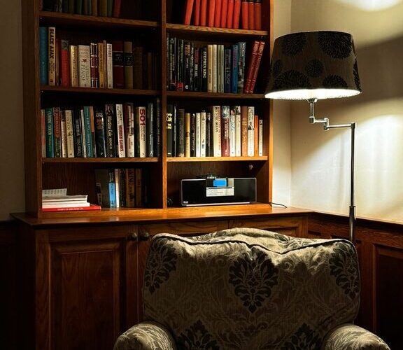 Tips for Creating a Cozy and Inviting Reading Nook at Home